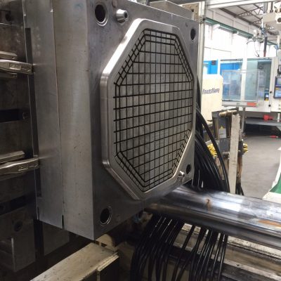 Mold insert plate is produced in Portugal. Inserts are made with DMLS for optimal cooling